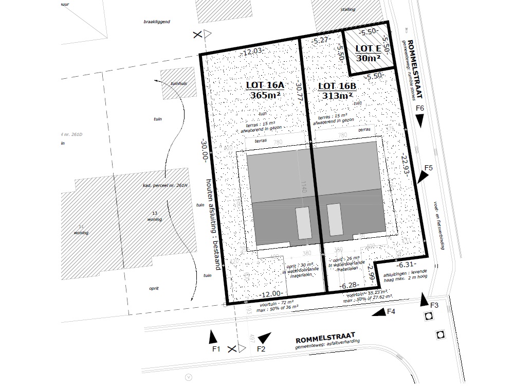 Vier halfopen woningen in nieuwbouwverkaveling